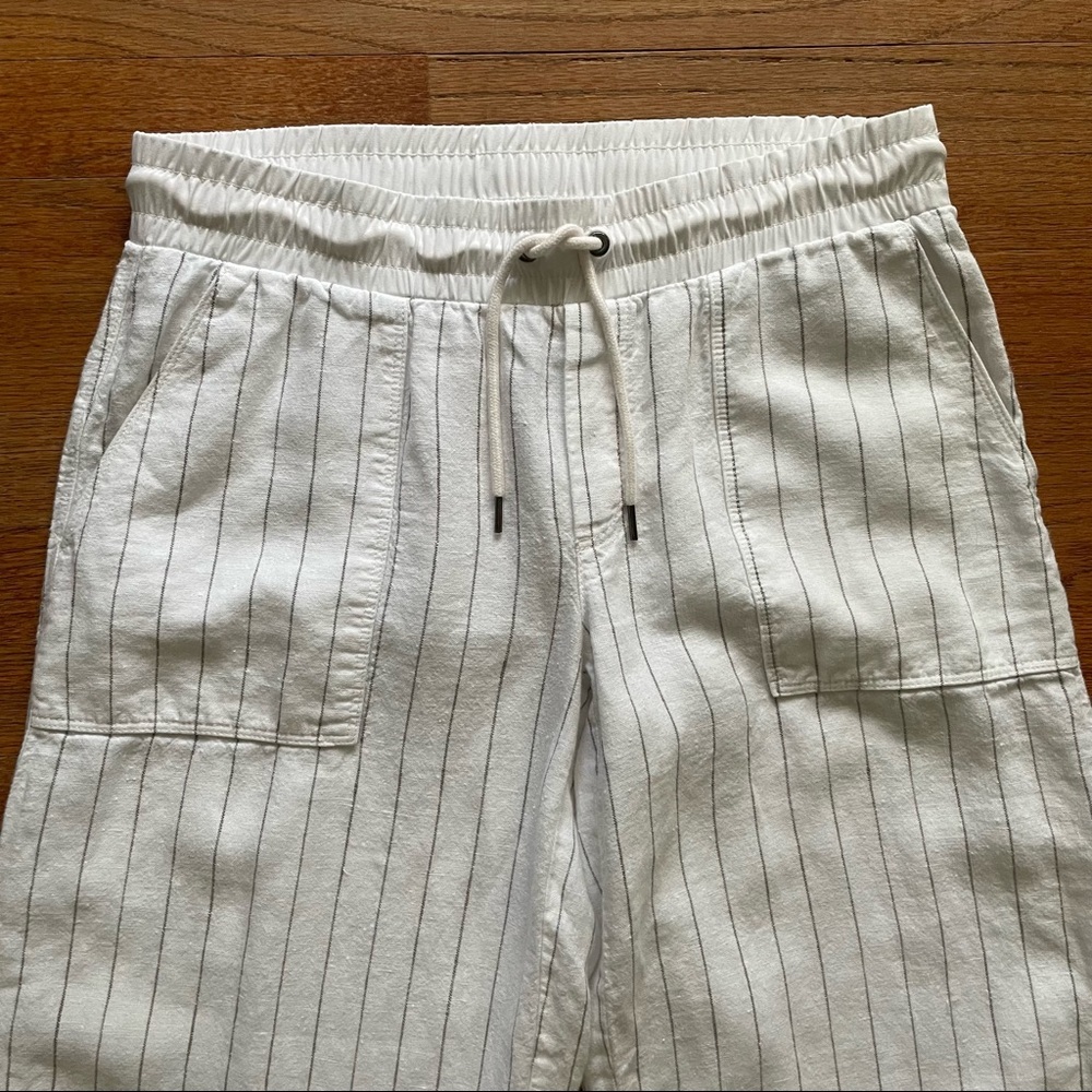 Athleta Bali White Silver Gray Striped Crop Pants size 10 T - Picture 3 of 12